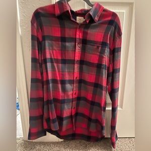 Faherty crimson river plaid movement shirt (blue/red flannel button down)